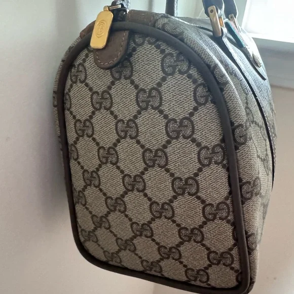 Gucci Boston Accesory Collection in GUC - Picture 3 of 10